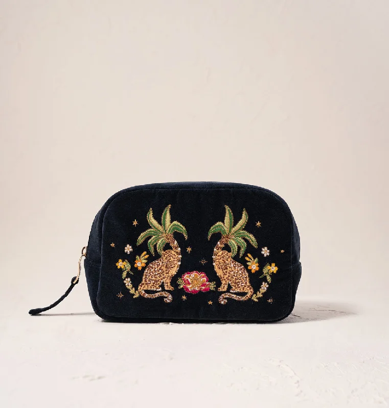 Leatherette makeup bag with a quilted pattern and a magnetic closureTropical Jaguar Makeup Bag