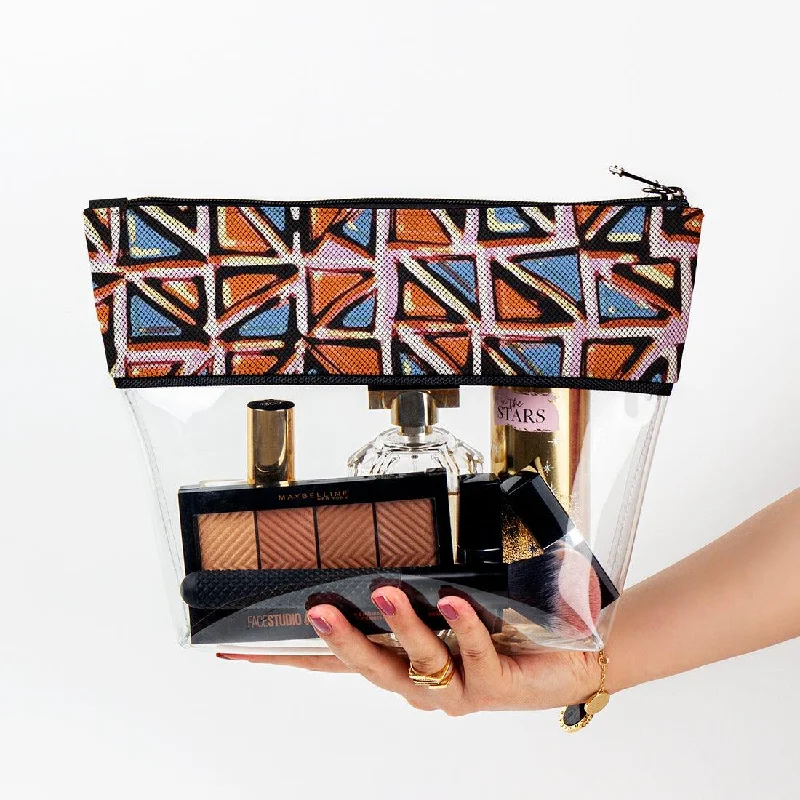 Leatherette makeup bag with a quilted pattern and a magnetic closurelimpid Makeup Case Trianngles