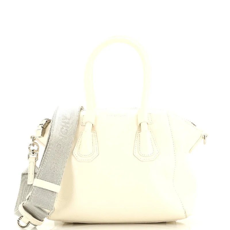 Convertible satchel that can be worn as a crossbody or shoulder bagAntigona Sport Bag Leather Mini