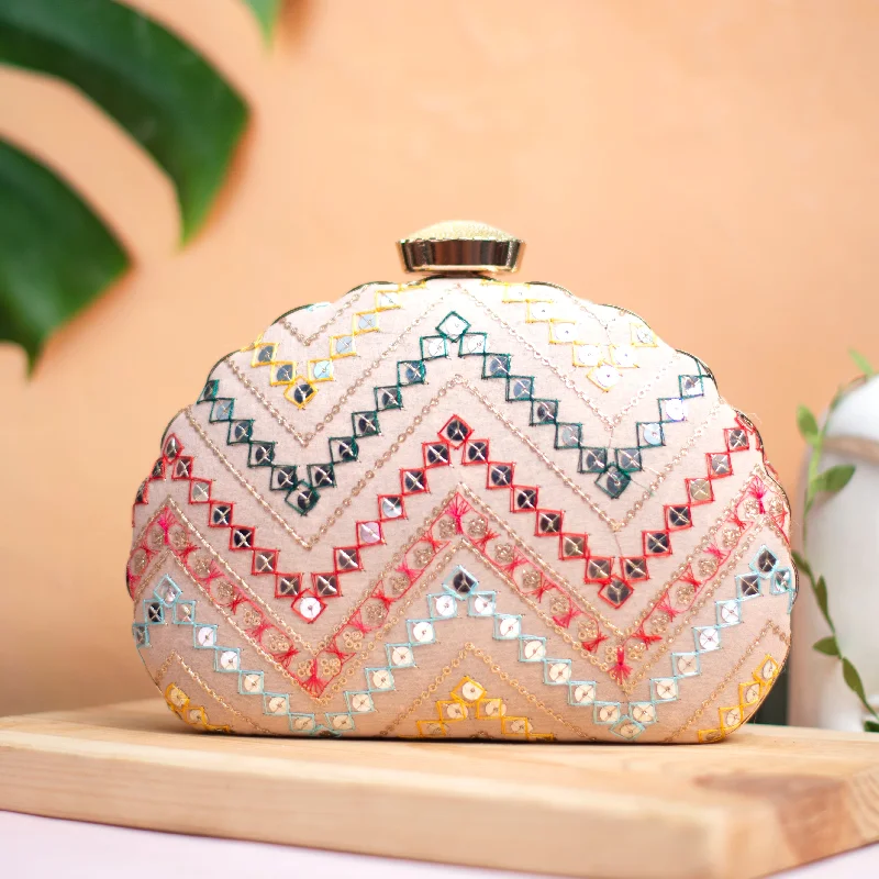 Geometric - shaped evening bag for a contemporary aestheticArtklim Baby Pink Zig Zag Embroidery D-Shape Party Clutch