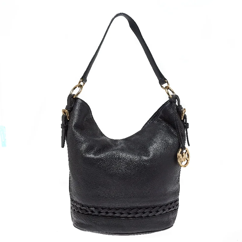 Satchel with a detachable strap for easy customizationMichael Michael Kors  Leather Hobo