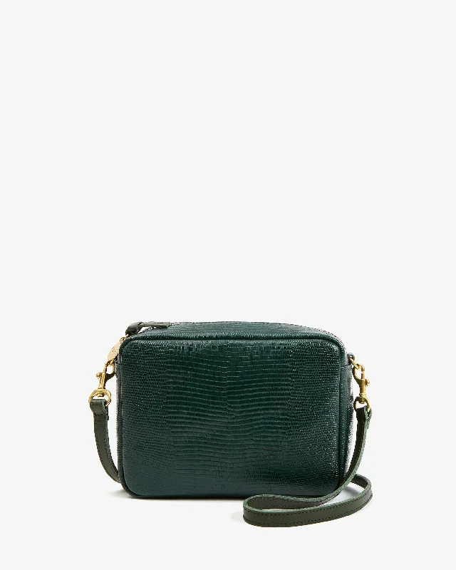 Crossbody bag with a magnetic snap closure for quick accessMidi Sac