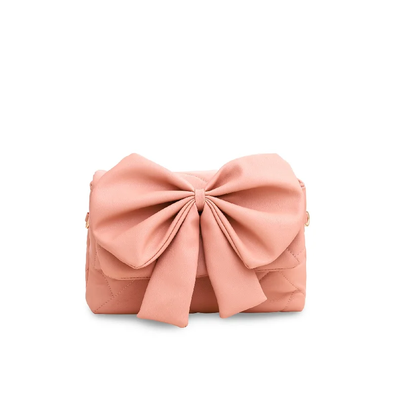 Faux fur shoulder bag with a fluffy texture for winter fashionPink Formal Shoulder Bag P36036